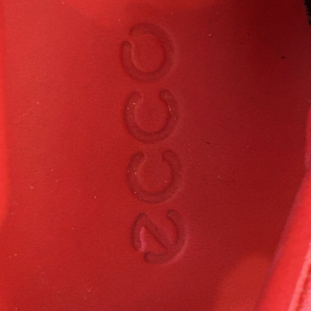 ECCO Women's Offroad Puffy Leather Cushioned Walking Sandals Red 9-9.5 US / 40EU - Picture 8 of 8